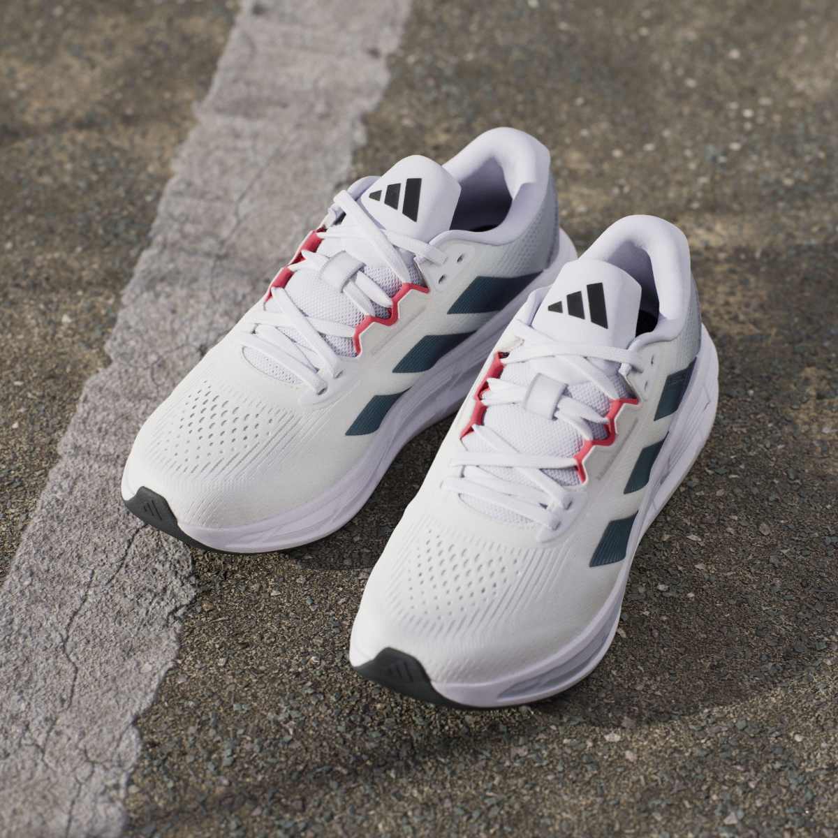 Scarpe da running bianche da uomo adidas Questar 3 Cloudfoam in mesh - Image 2