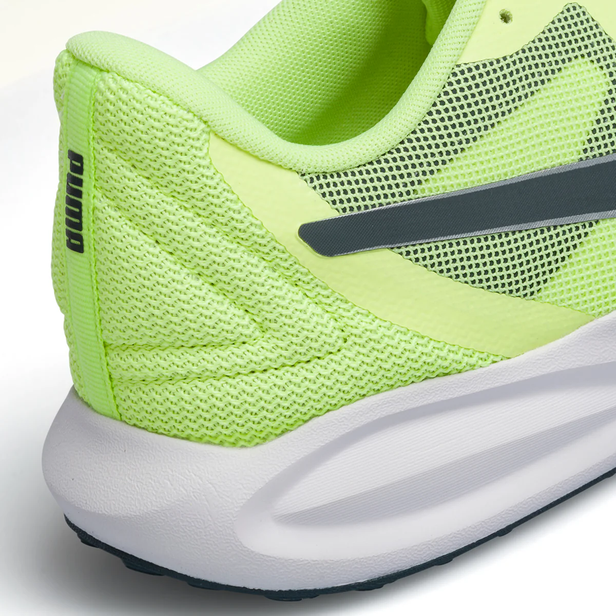 Scarpe da running gialle da uomo in tessuto mesh con ammortizzazione SoftFoam+ Puma Twitch Runner - Image 13