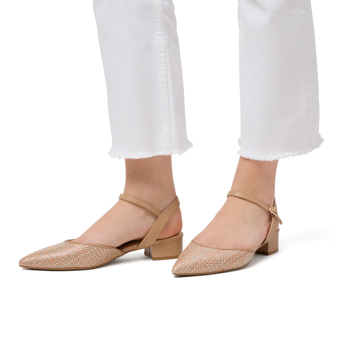 Scarpe slingback con tacco basso beige effetto rafia da Donna Lora Ferres
