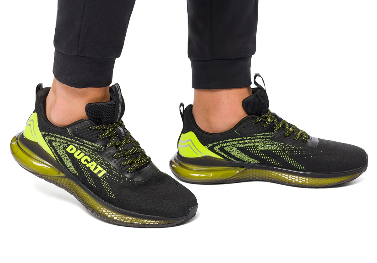 Scarpe sportive nere e giallo fluo da uomo Ducati Road Runner - Image 3