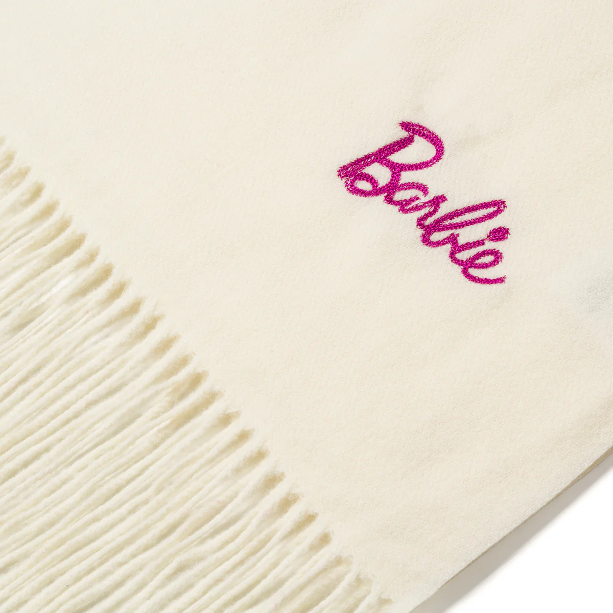 Sciarpa bianca off-white da donna con frange e logo Barbie - Image 3