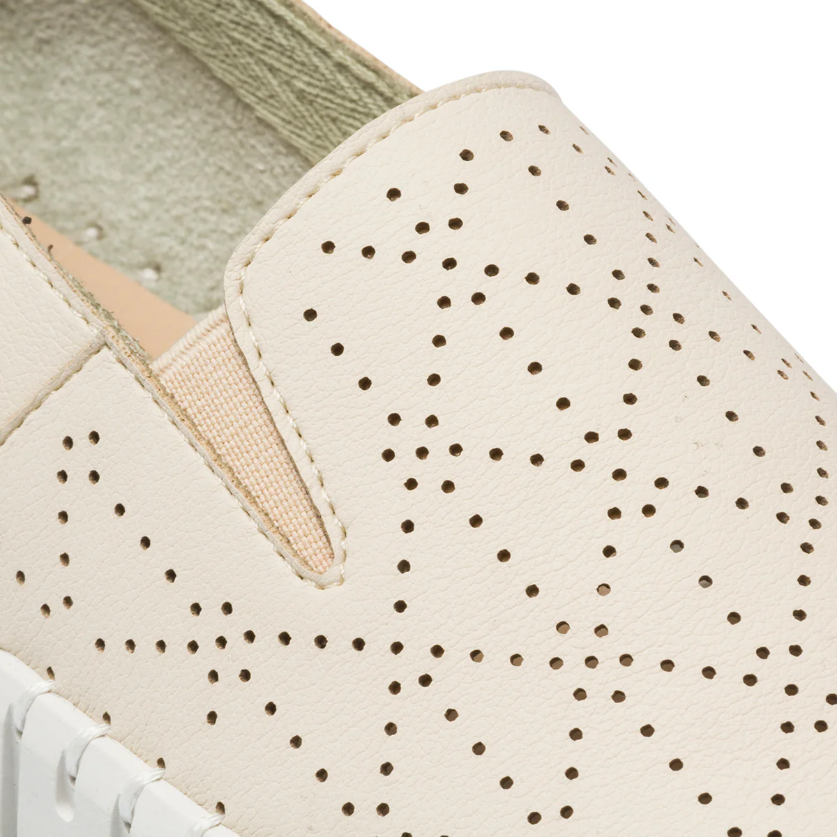 Slip-on comfort beige con dettagli traforati P Soft - Image 13