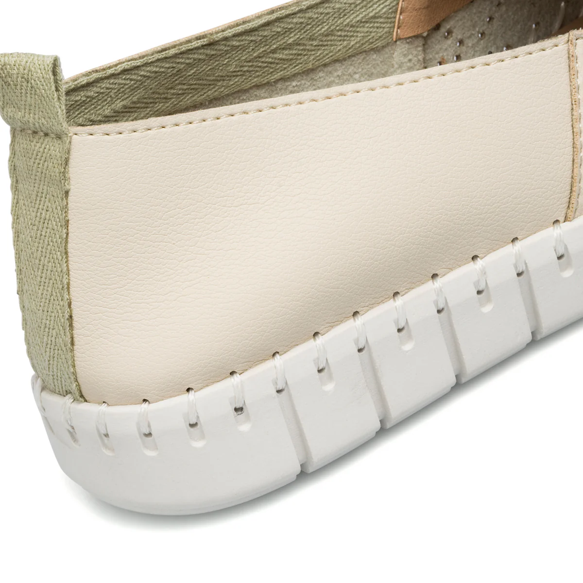 Slip-on comfort beige con dettagli traforati P Soft - Image 14