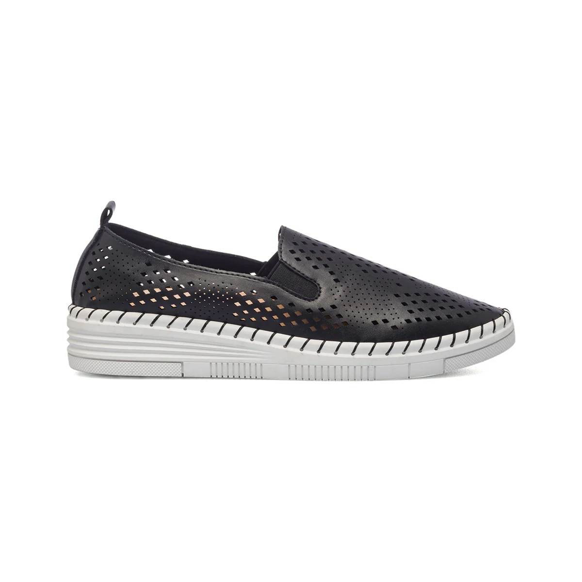 Slip-on comfort nere con dettagli traforati P Soft - Image 7