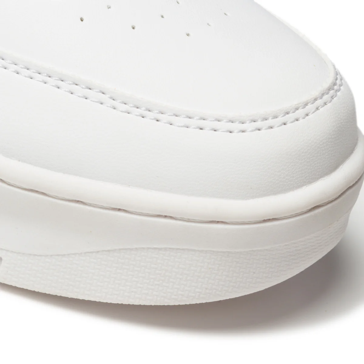 Sneakers alte bianche con dettaglio laminato e logo laterale Levi's - Image 6