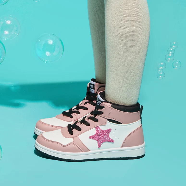 Sneakers alte rosa e bianche da bambina 10 Baci