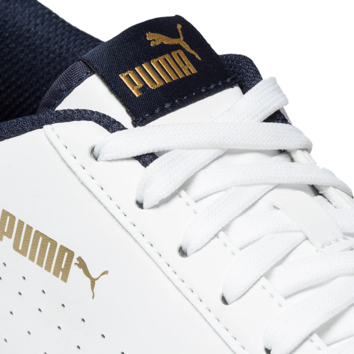 Sneakers bianche con dettagli traforati Puma Smash V2 L Perf - Image 6