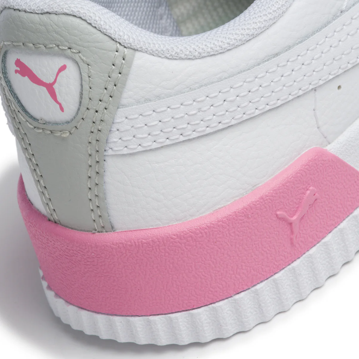 Sneakers bianche con dettaglio rosa sul tallone Puma Carina L Ps - Image 7