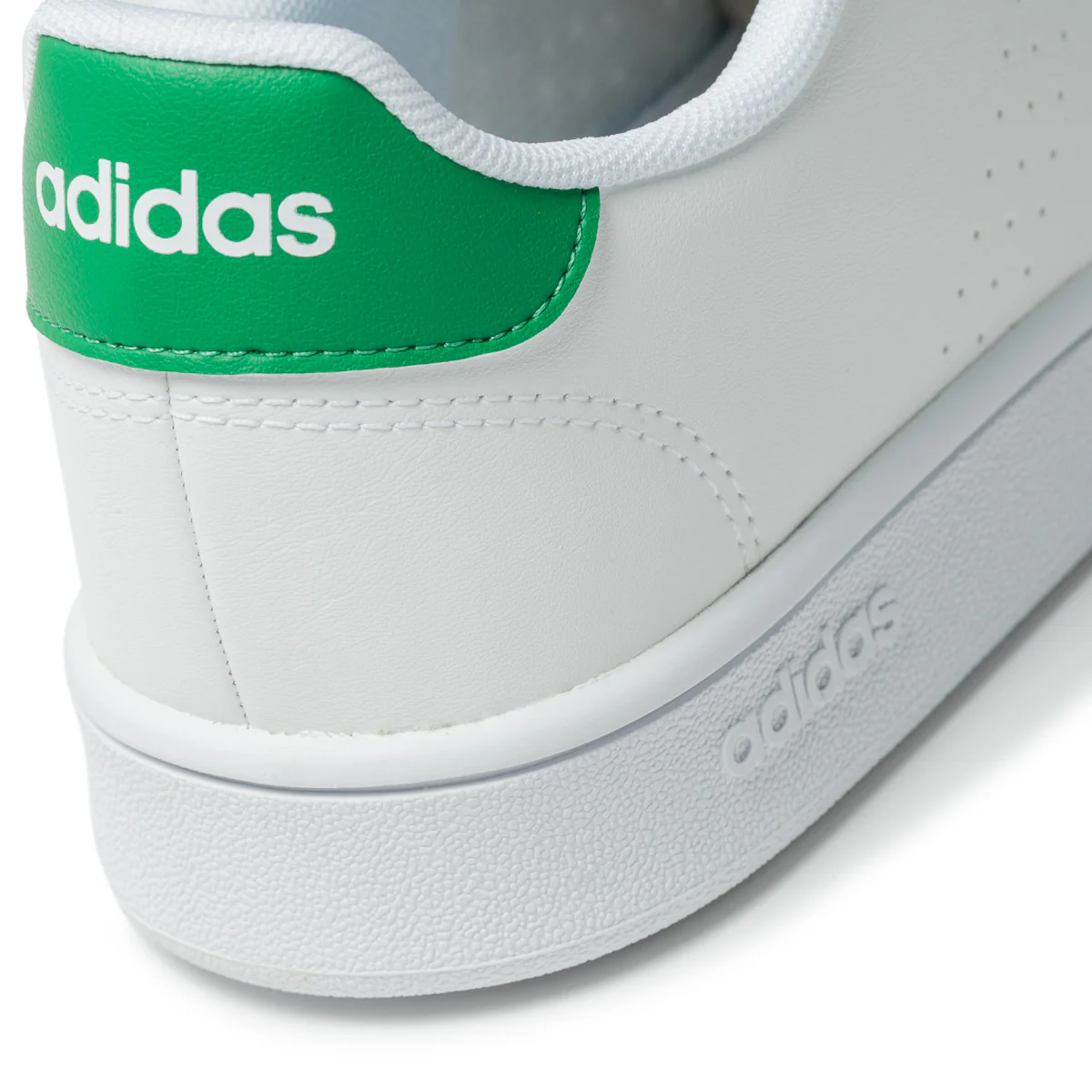 Sneakers bianche con strisce traforate adidas Advantage K - Image 7