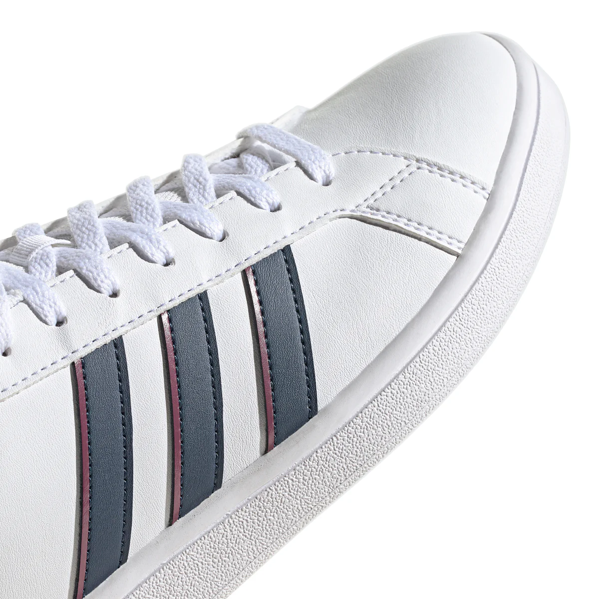 Sneakers bianche con strisce traforate adidas Grand Court Base - Image 4