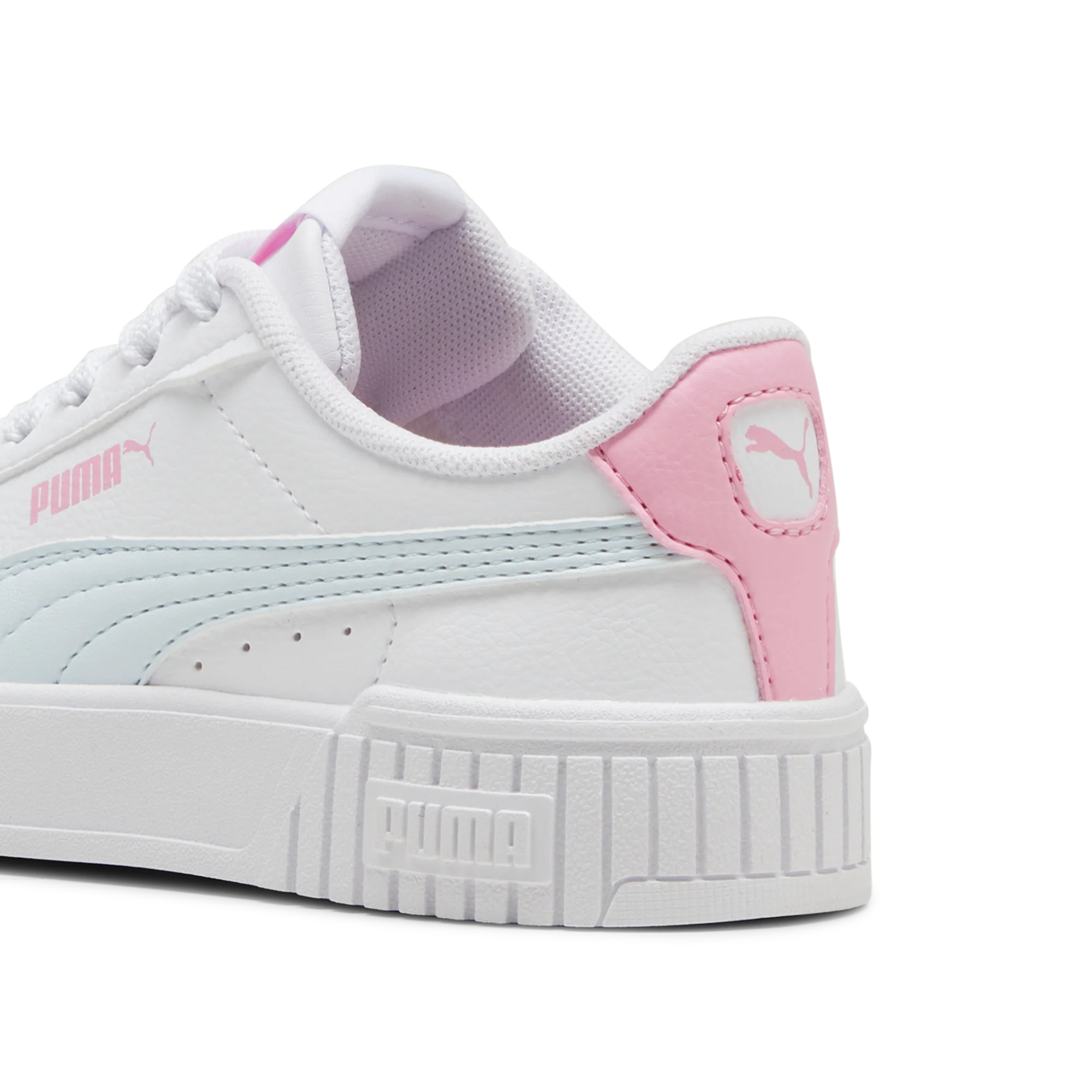 Sneakers bianche da bambina con dettagli rosa e azzurri Puma Carina 2.0 PS - Image 2