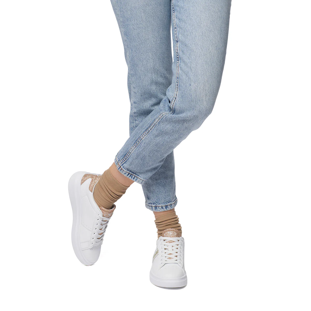 Sneakers bianche da donna con dettagli glitterati oro Swish Jeans - Image 2