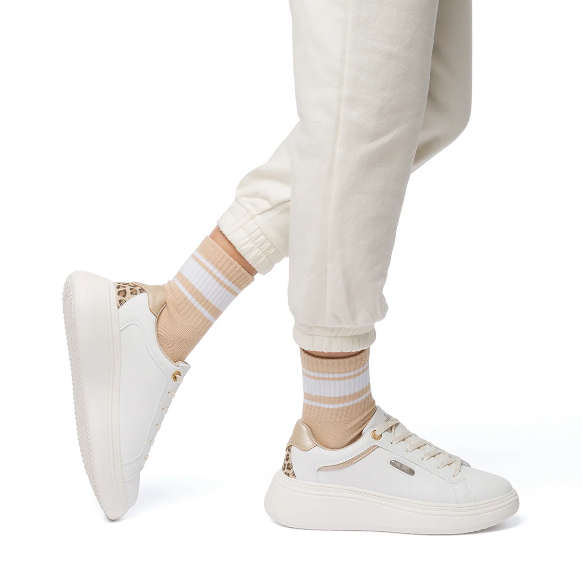 Sneakers bianche da donna con maxi-suola e dettaglio animalier Lora Ferres - Image 3