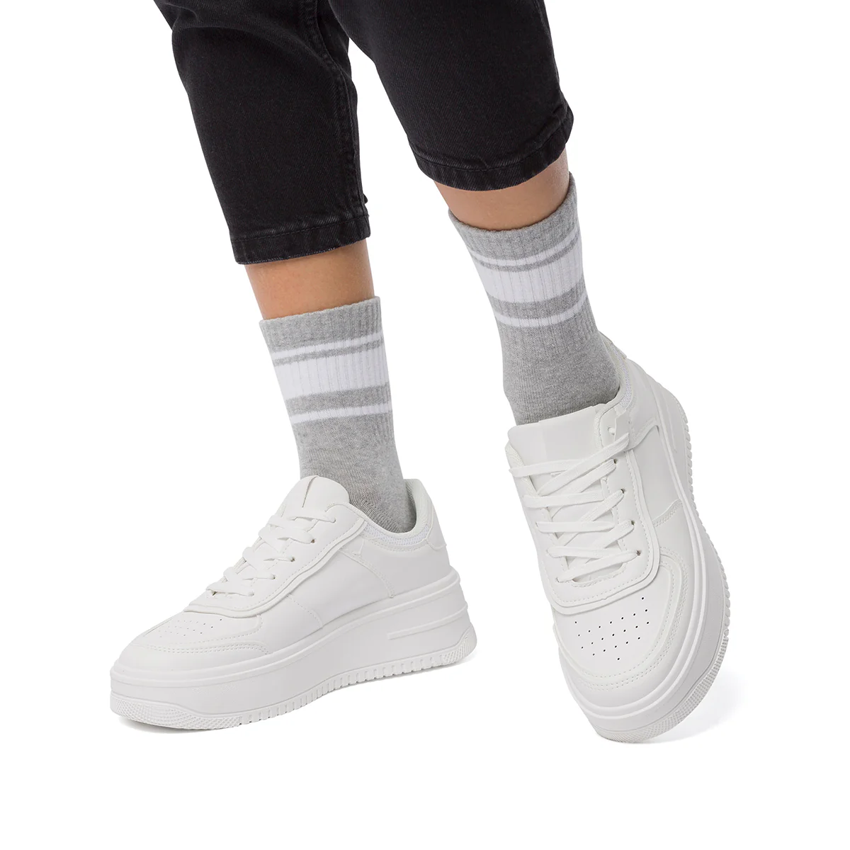 Sneakers bianche da donna con maxi-suola Lora Ferres - Image 10