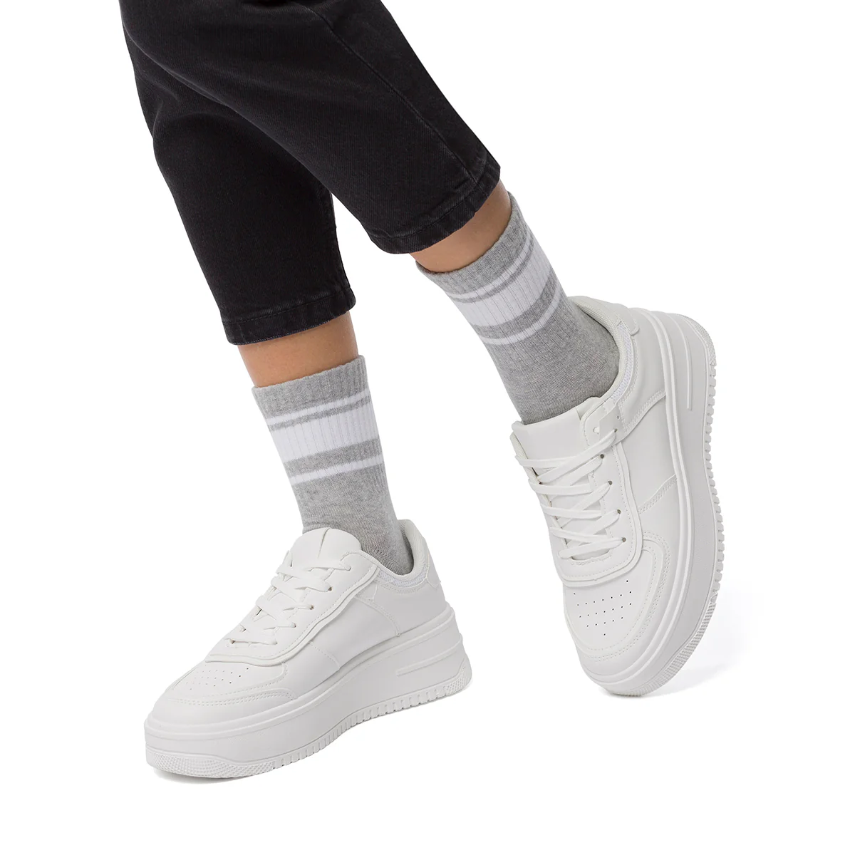 Sneakers bianche da donna con maxi-suola Lora Ferres - Image 6
