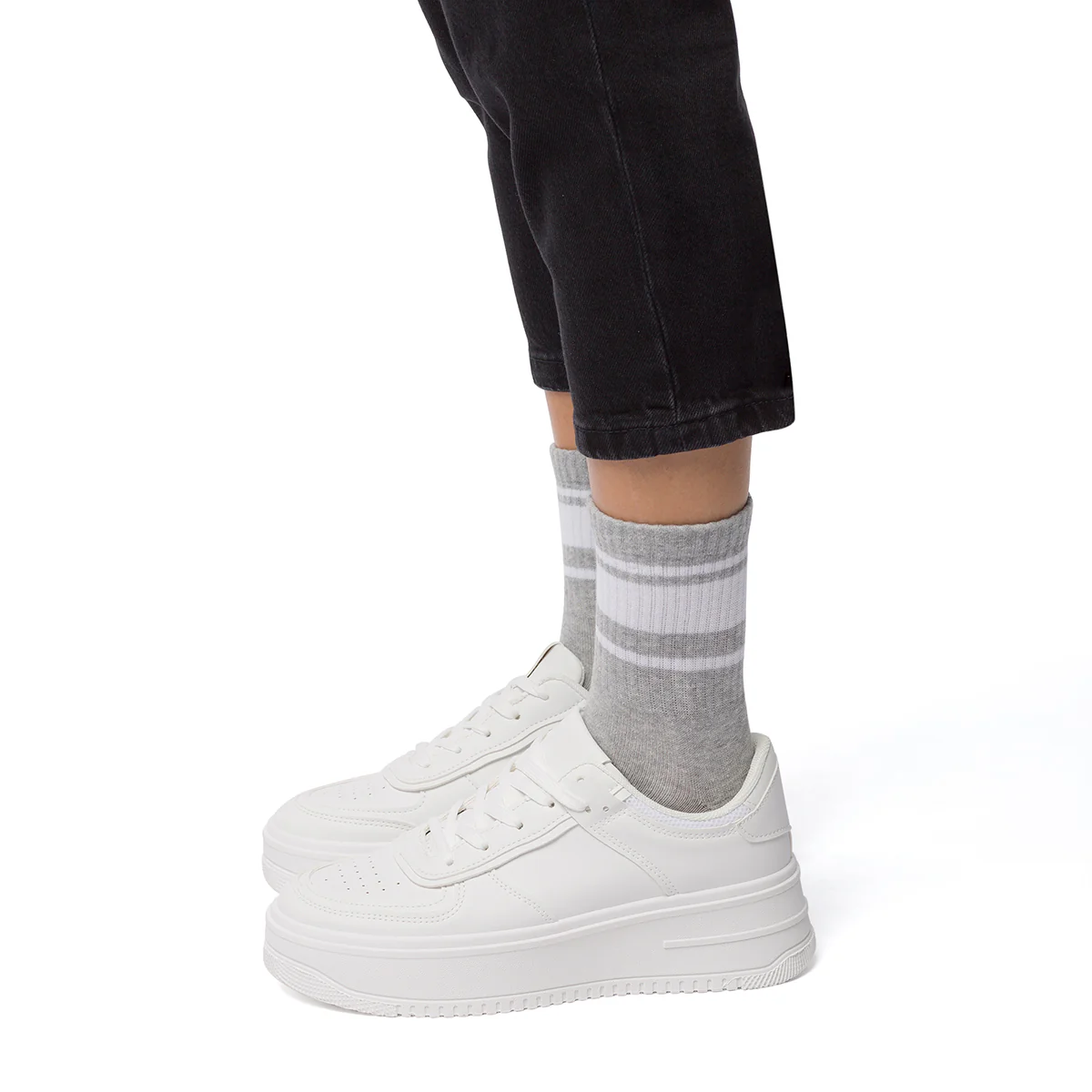 Sneakers bianche da donna con maxi-suola Lora Ferres - Image 8