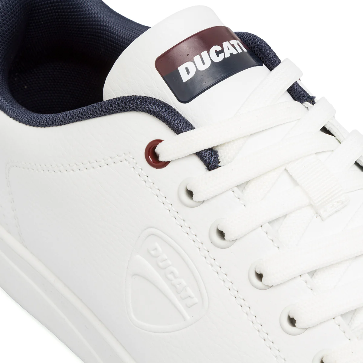 Sneakers bianche da uomo con dettagli blu e logo Ducati Slick - Image 5