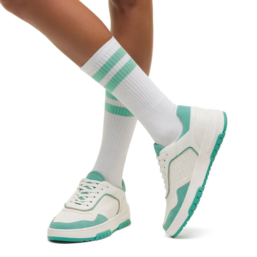 Sneakers bianche e verdi da donna con dettagli traforati Swish Jeans