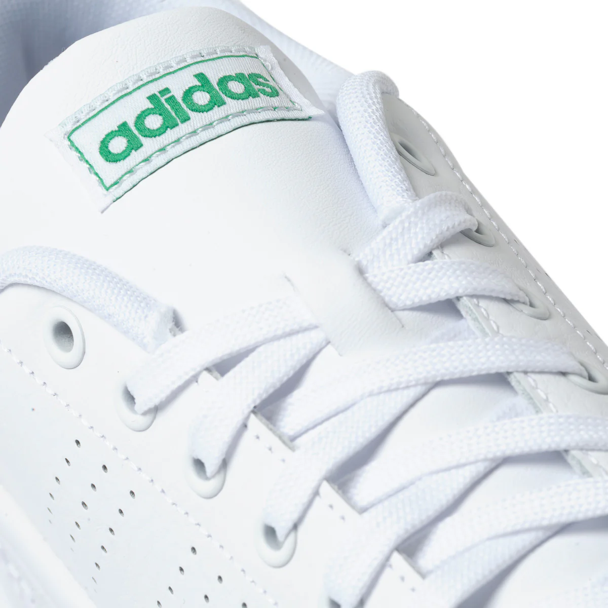 Sneakers bianche in pelle e similpelle con dettaglio verde sul tallone adidas Advantage - Image 6
