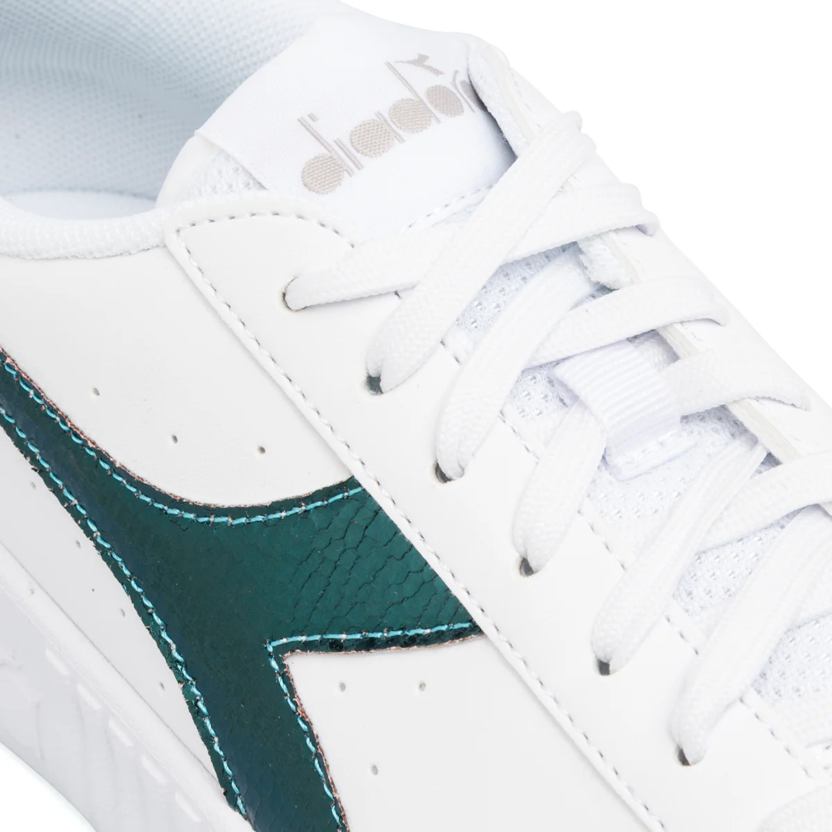 Sneakers da donna bianche con dettaglio verde metallizzato Diadora - Image 4