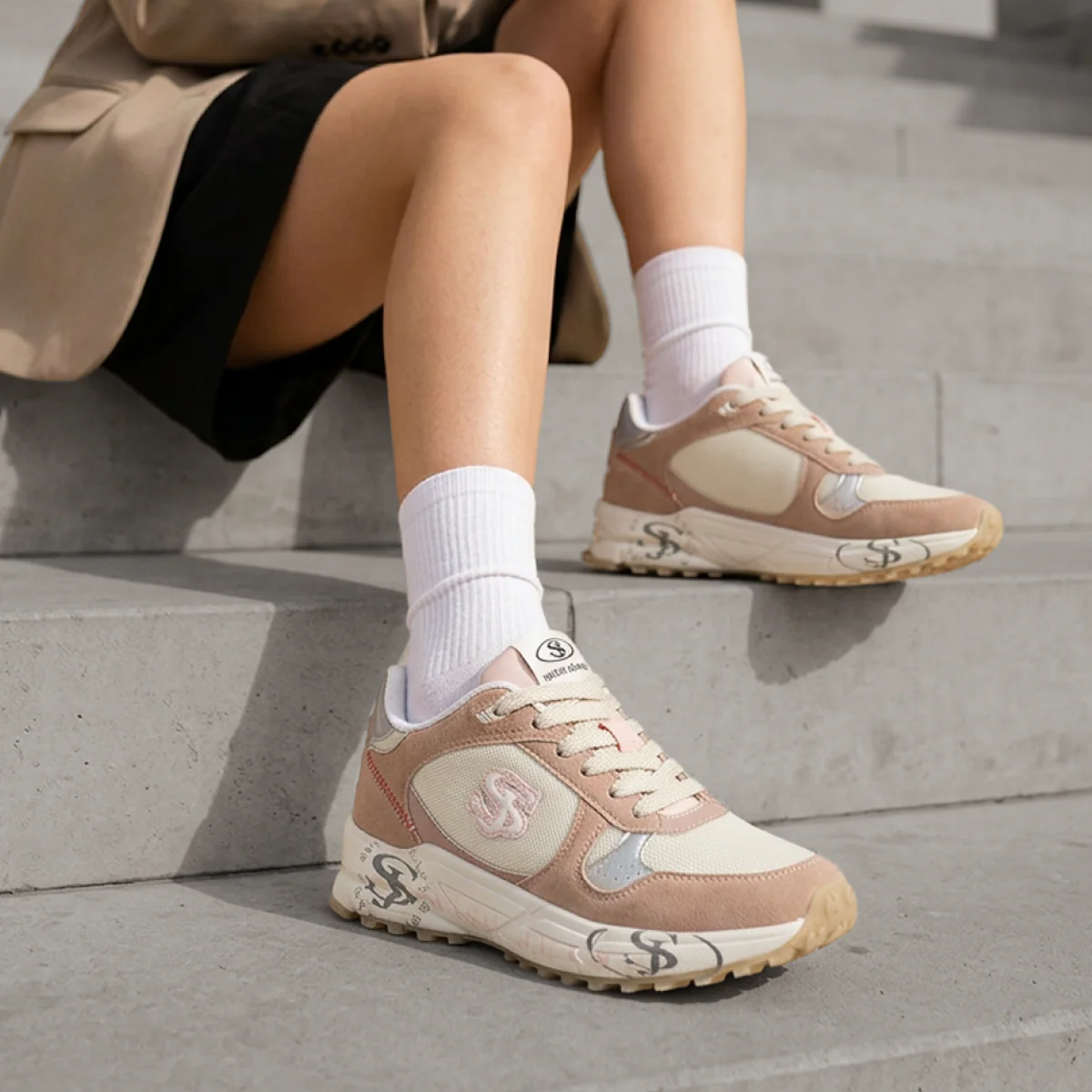 Sneakers retrò da donna Swish Jeans rosa e bianche