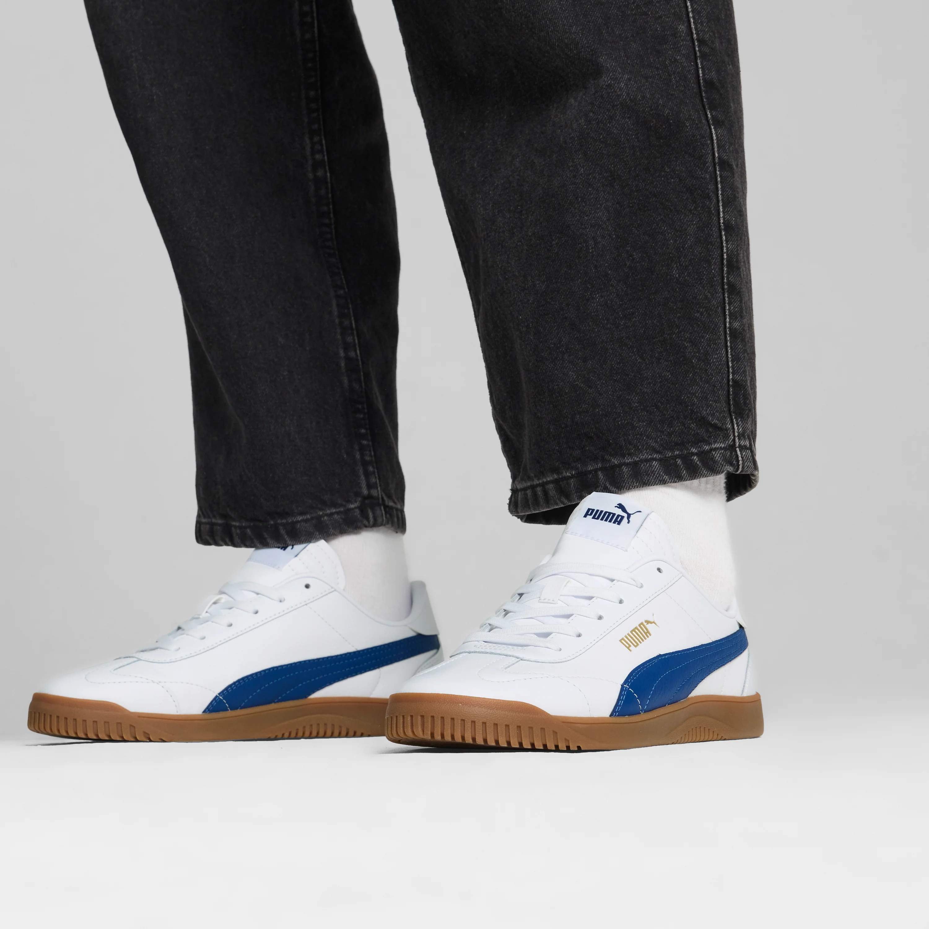 Sneakers da uomo in pelle bianche e blu Puma Club 5v5
