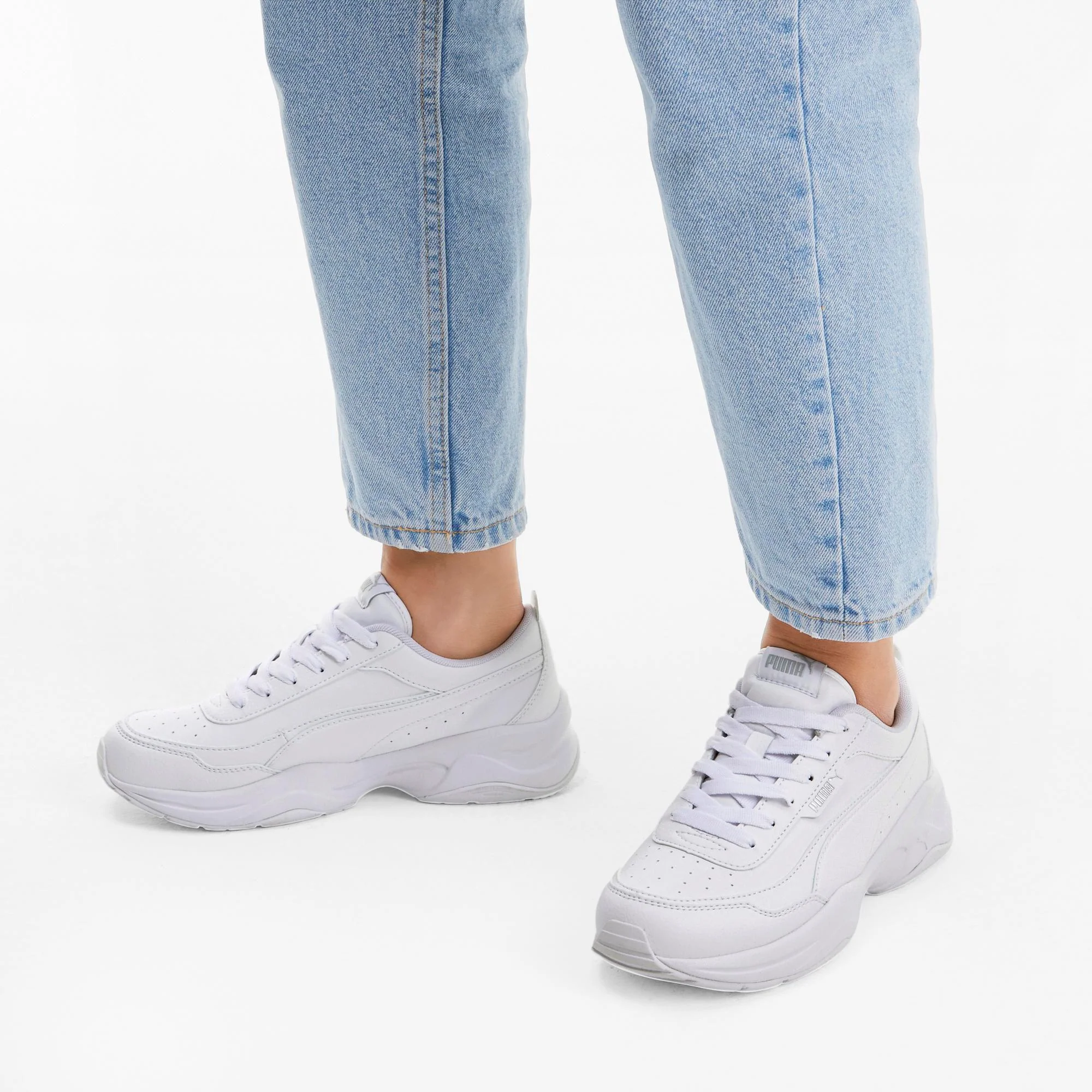 Sneakers Donna Bianche con dettagli traforati e Suola Chunky Puma Cilia Mode