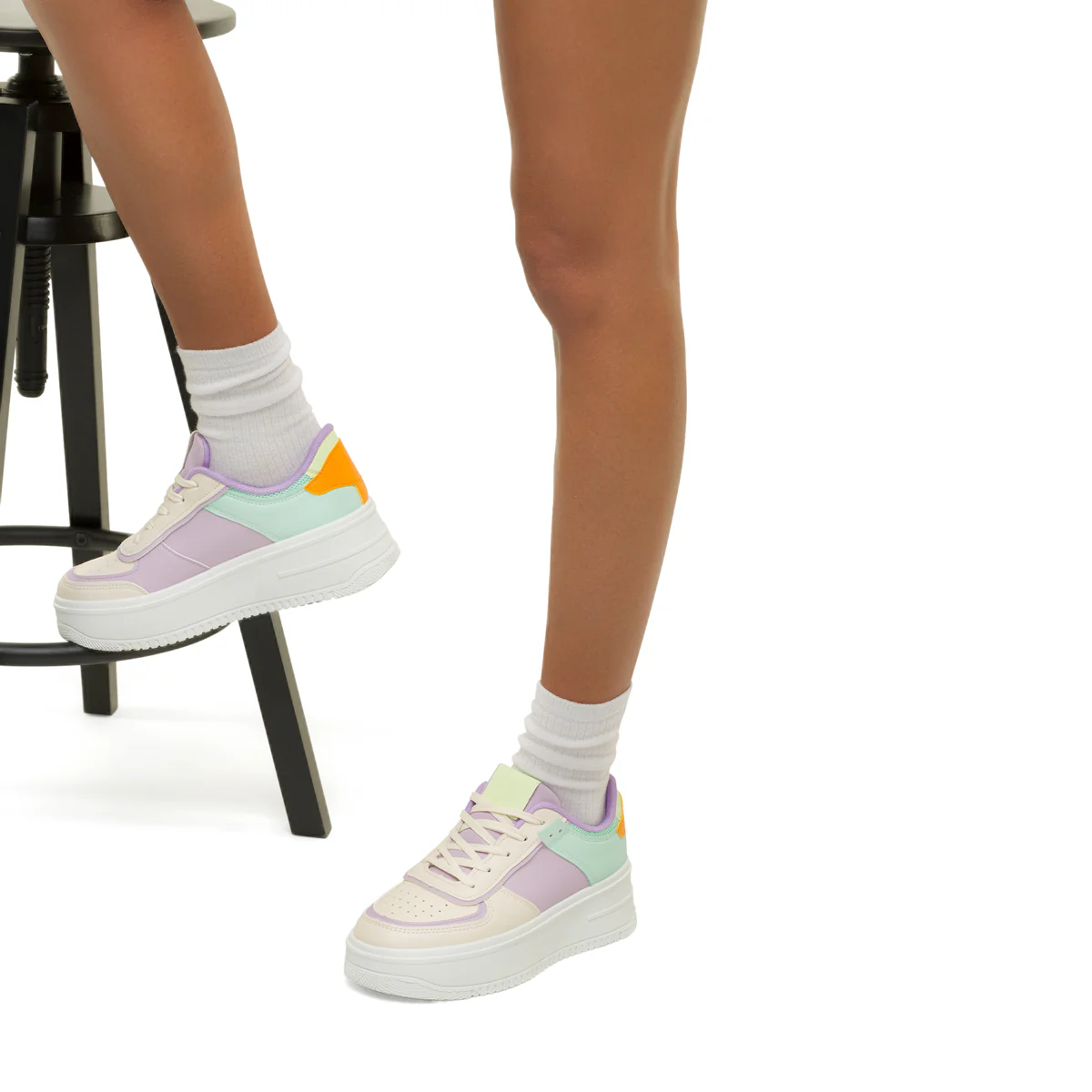 Sneakers lilla e verde chiaro da donna con maxi-suola Lora Ferres - Image 9