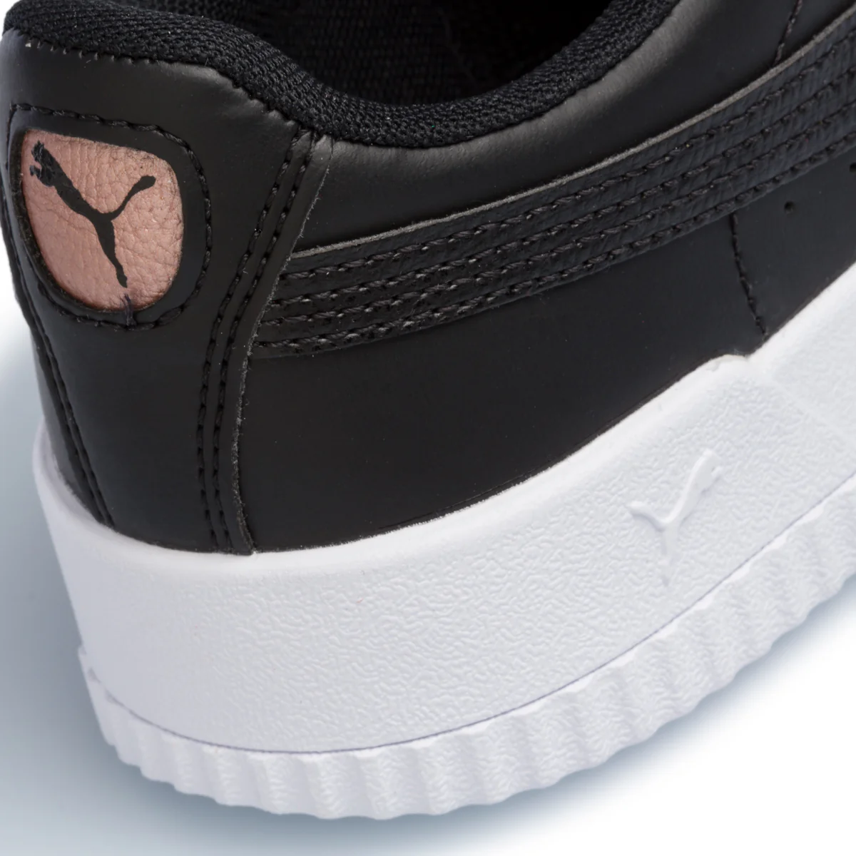 Sneakers nere con dettaglio laminato Puma Carina Bold Metallic - Image 7