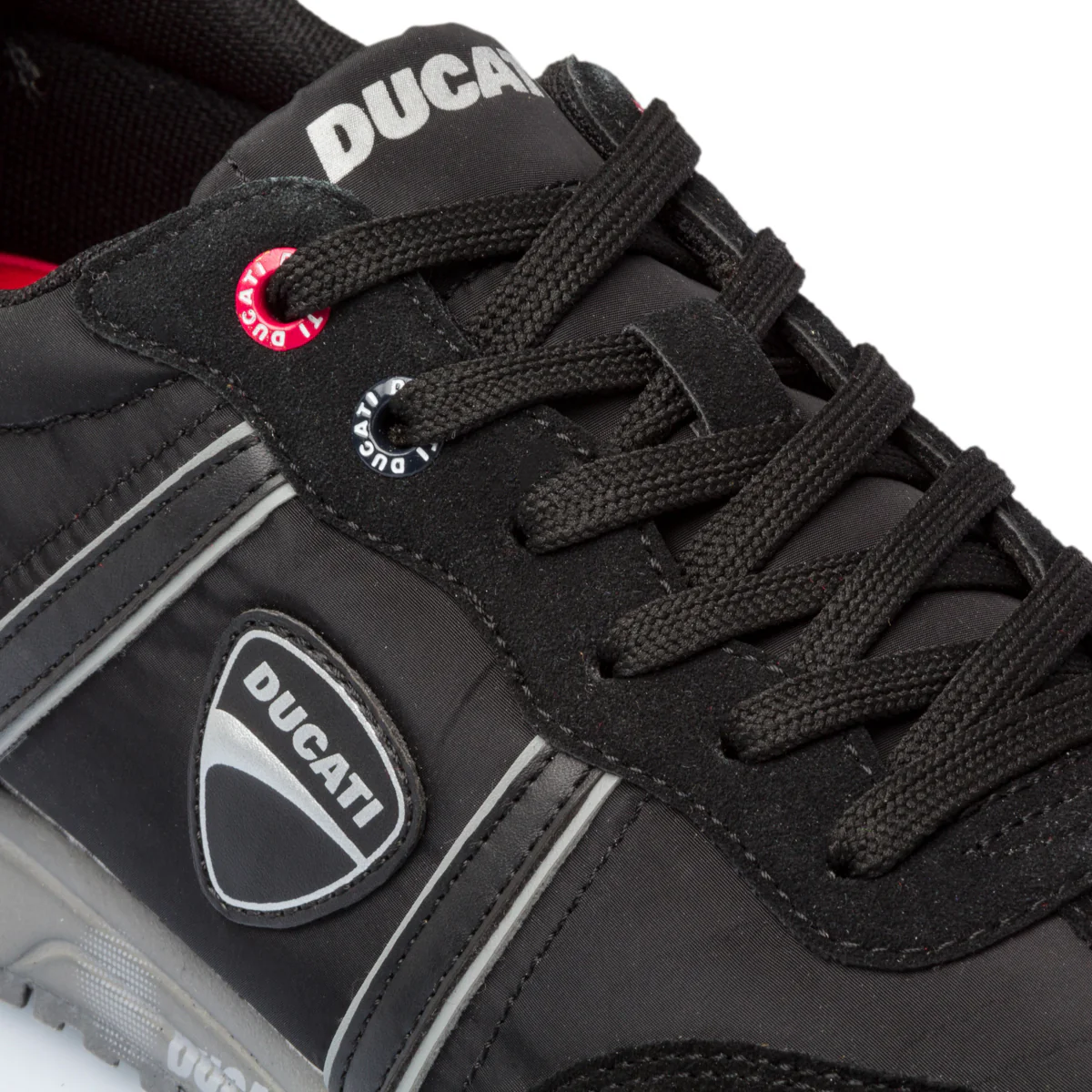 Sneakers nere in pelle scamosciata con logo laterale Ducati - Image 6