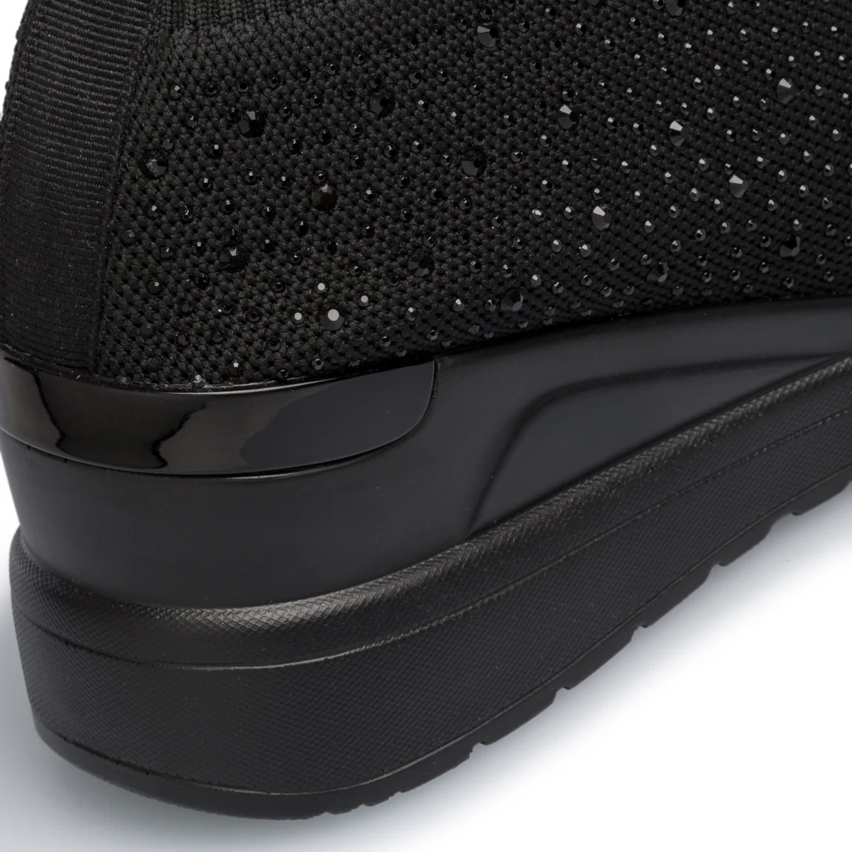 Sneakers nere in tessuto mesh con piccole borchie Lora Ferres - Image 7