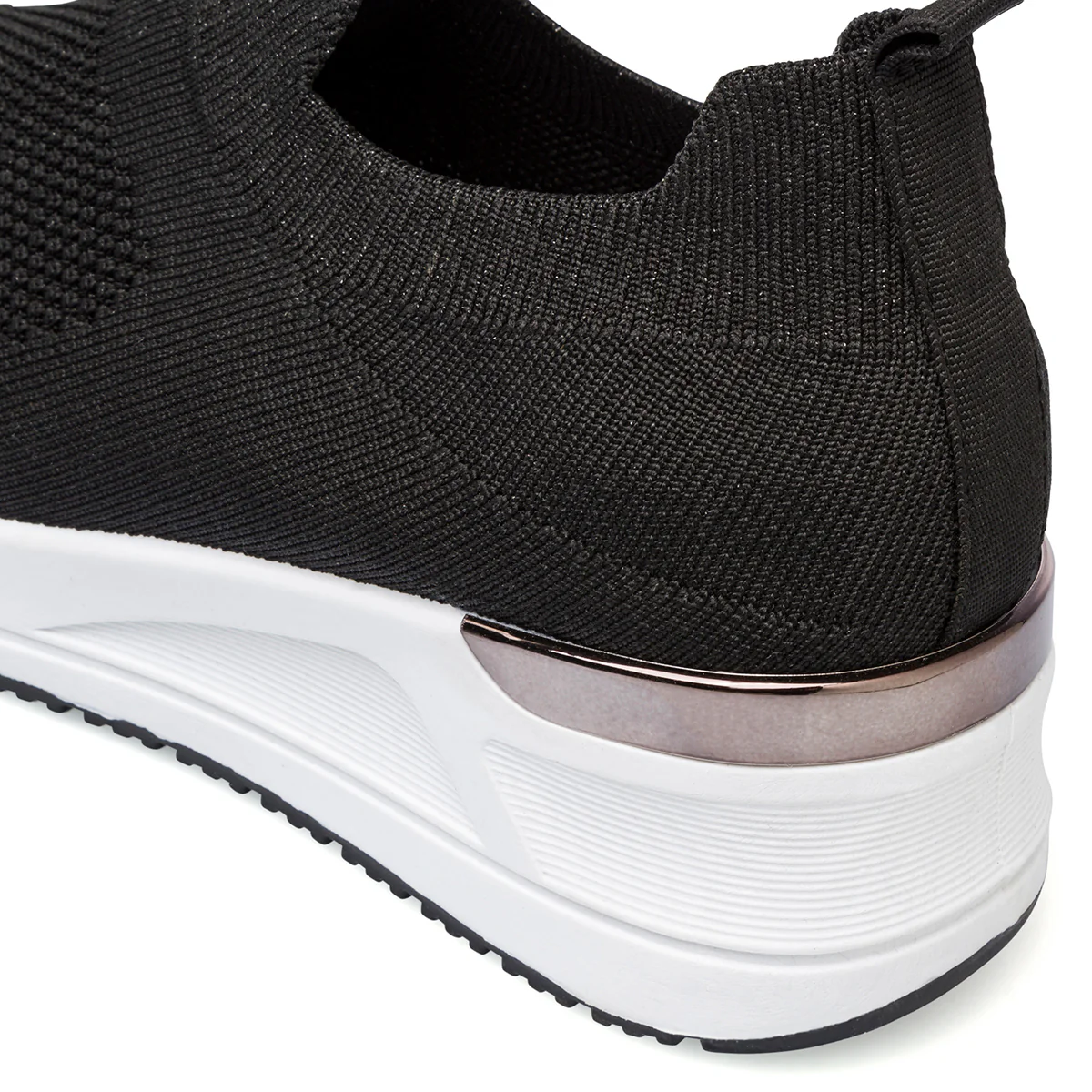 Sneakers slip-on nere da donna con dettaglio laminato e maxi-suola Lora Ferres - Image 6