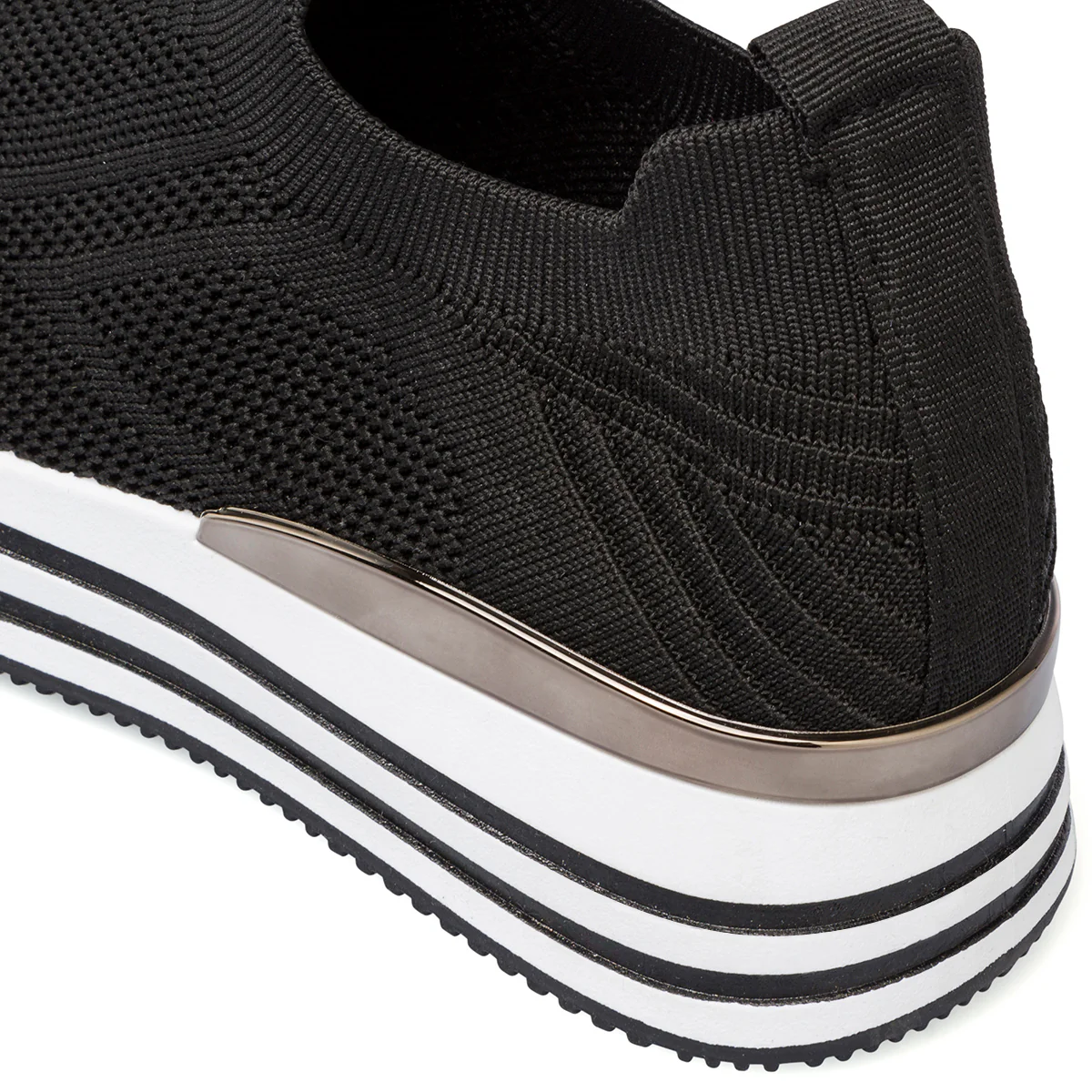 Sneakers slip-on nere da donna con dettaglio laminato e maxi-suola Lora Ferres - Image 6