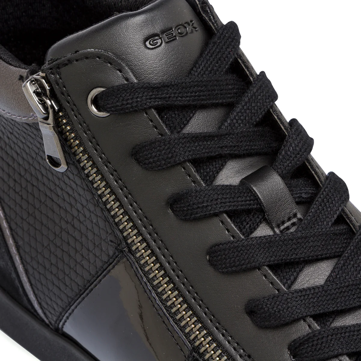 Sneakers traspiranti da donna nere in pelle con zip Geox - Image 5