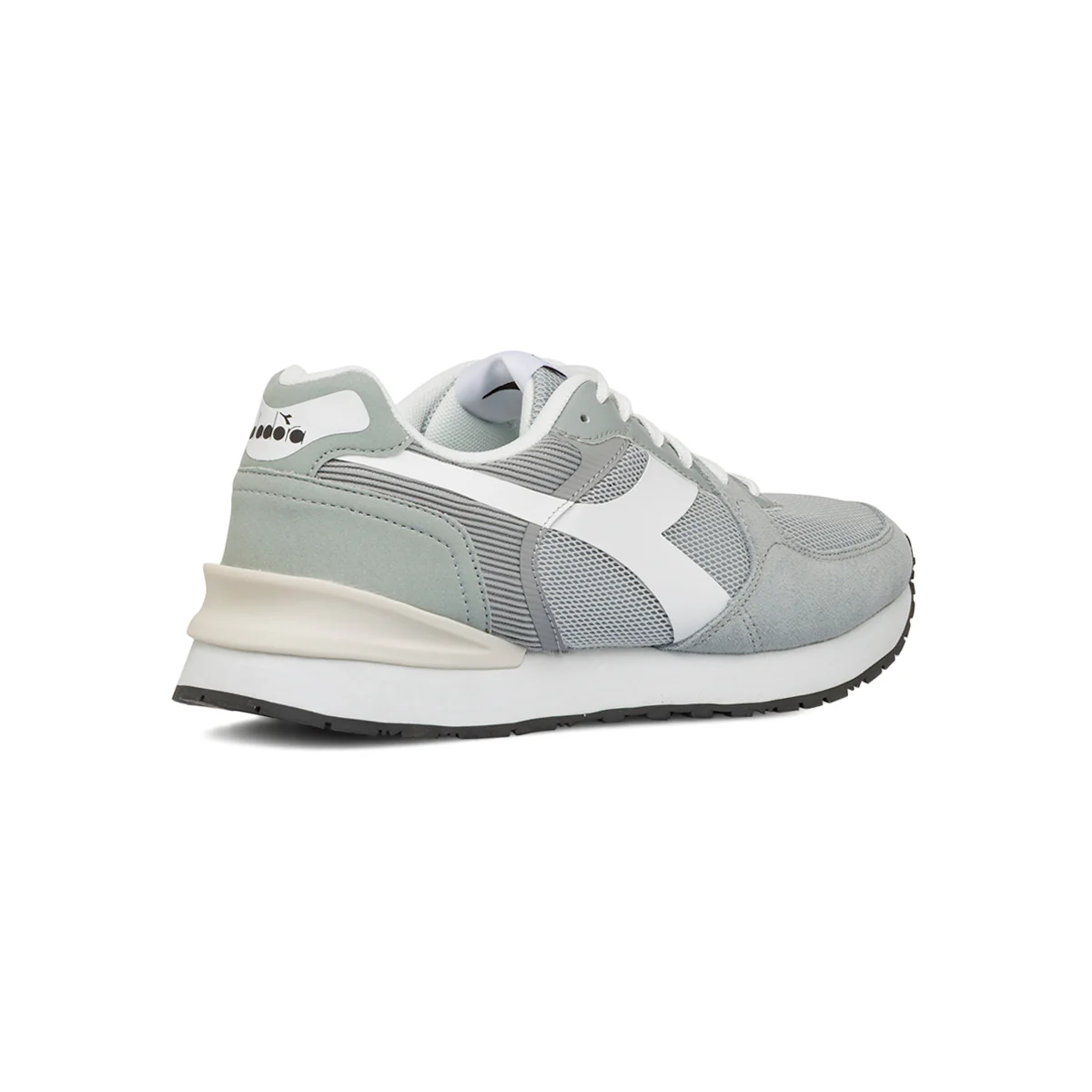 Sneakers uomo grigie e bianche in tessuto mesh con logo Diadora - Image 3