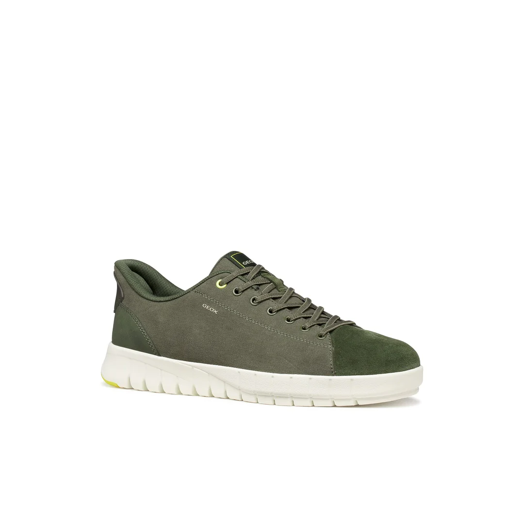 Sneakers Verdi Uomo con effetto scamosciato e suola traspirante Geox Fast In - Image 2