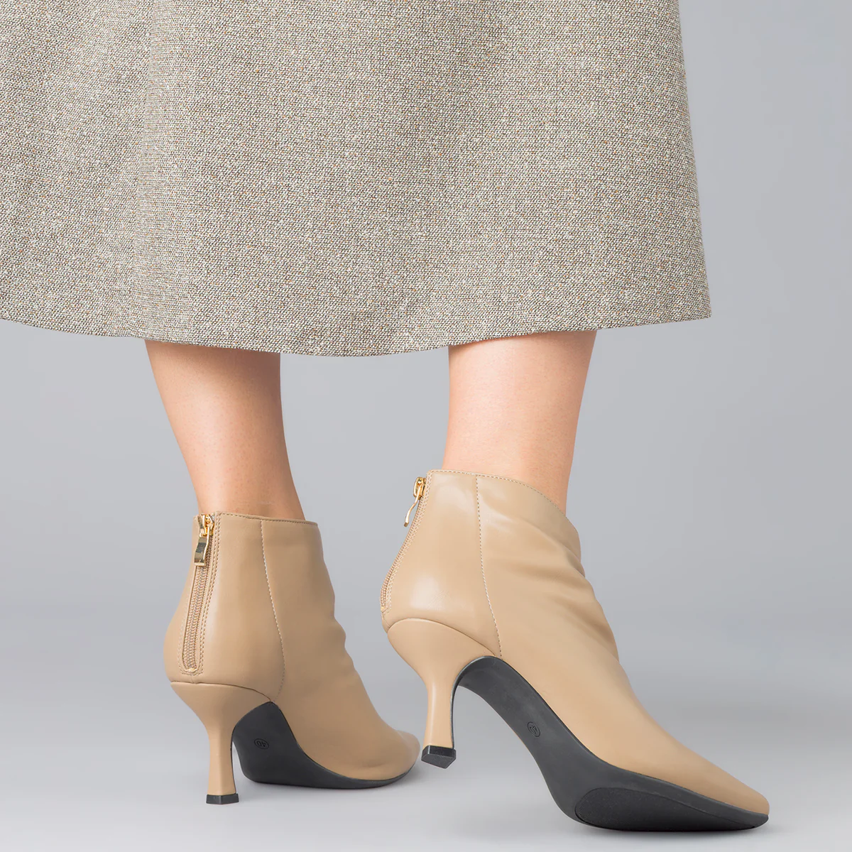 Stivaletti beige da Donna con tacco a rocchetto 7 cm Lora Ferres - Image 3