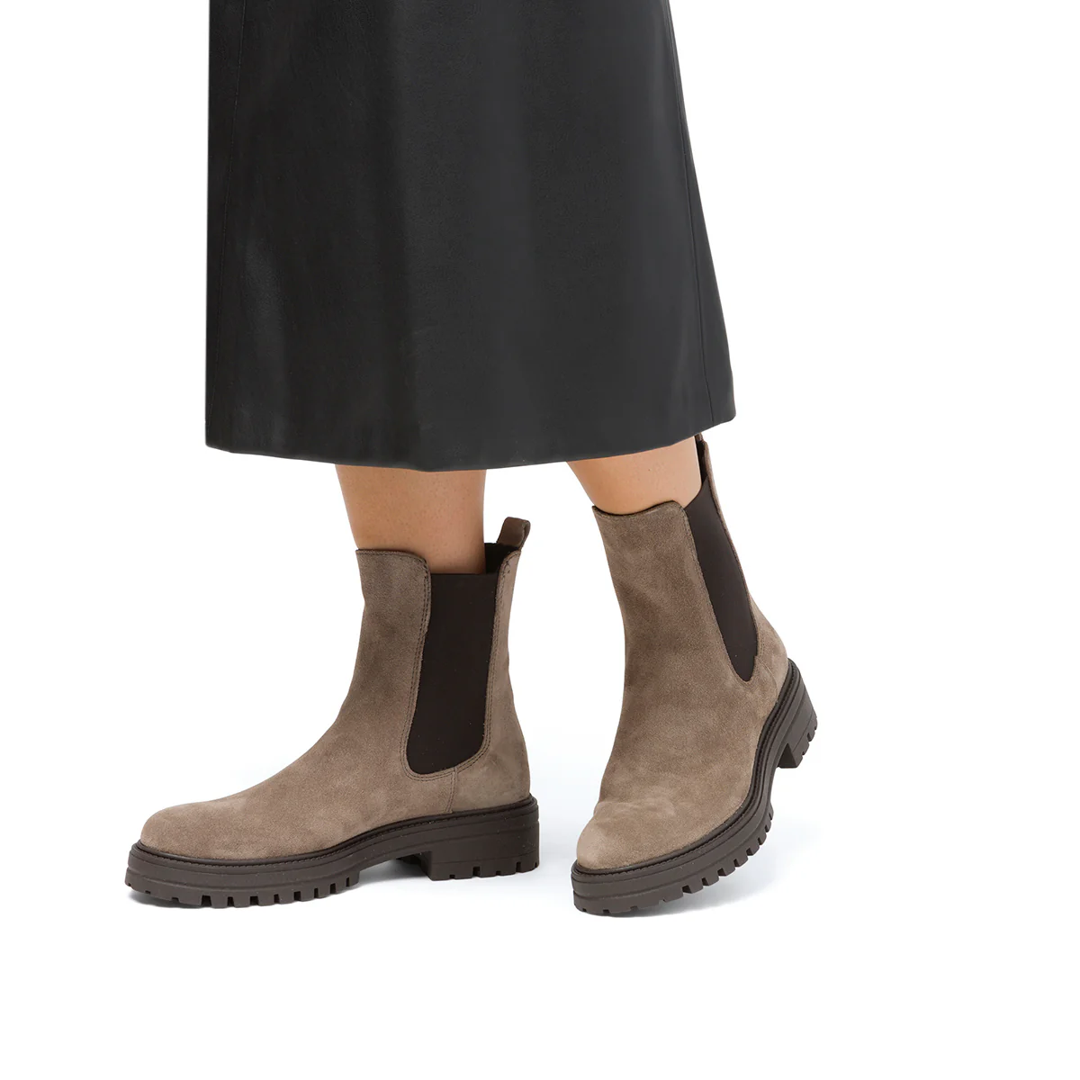 Stivaletti con elastico laterale da donna marroni in pelle scamosciata