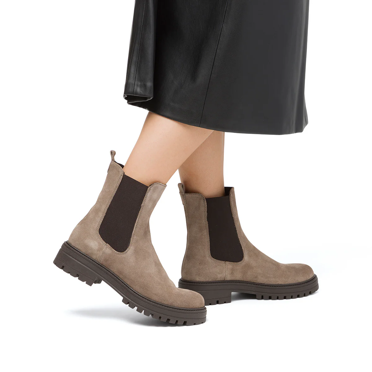 Stivaletti con elastico laterale da donna marroni in pelle scamosciata - Image 2