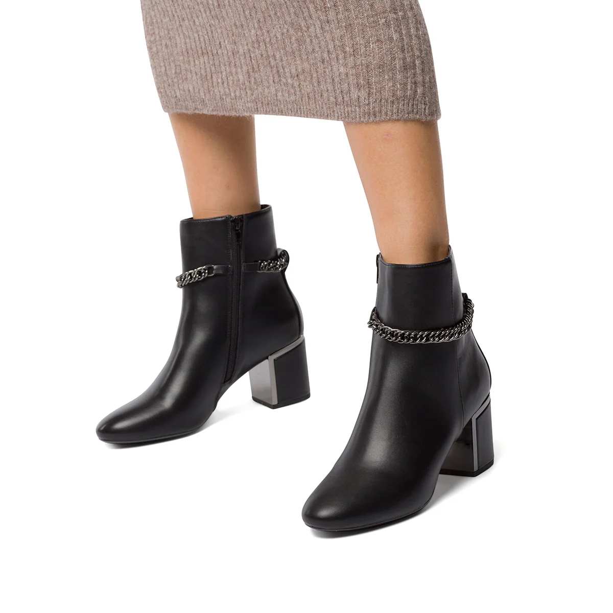 Stivaletti neri con tacco 6 cm e catenina Lora Ferres