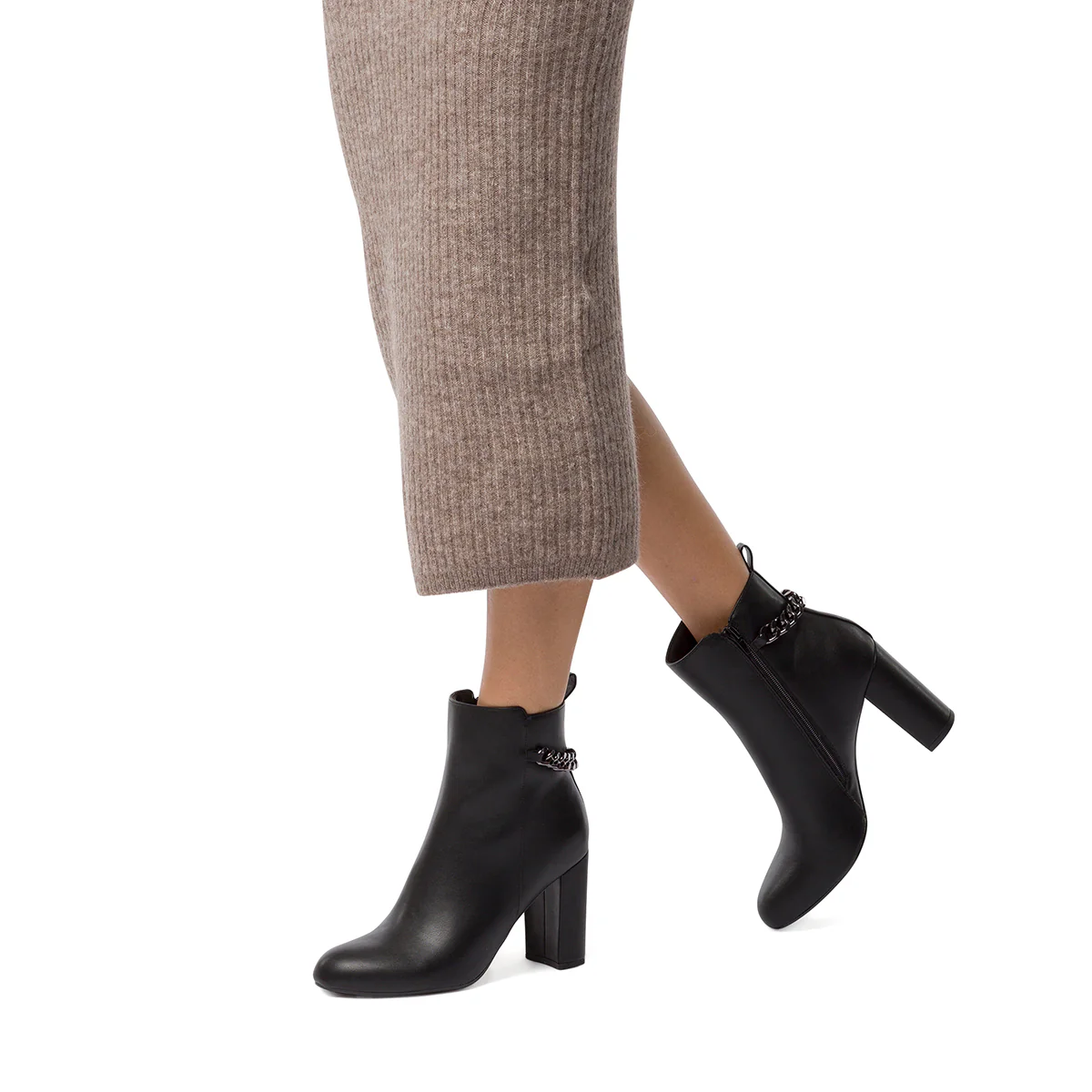 Stivaletti neri da donna con tacco 9 cm e catena Swish Jeans - Image 2