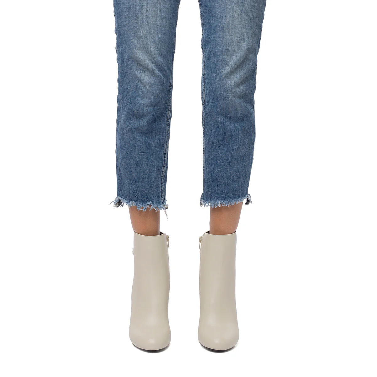 Stivaletti off-white da donna con tacco 9 cm e catena Swish Jeans - Image 2