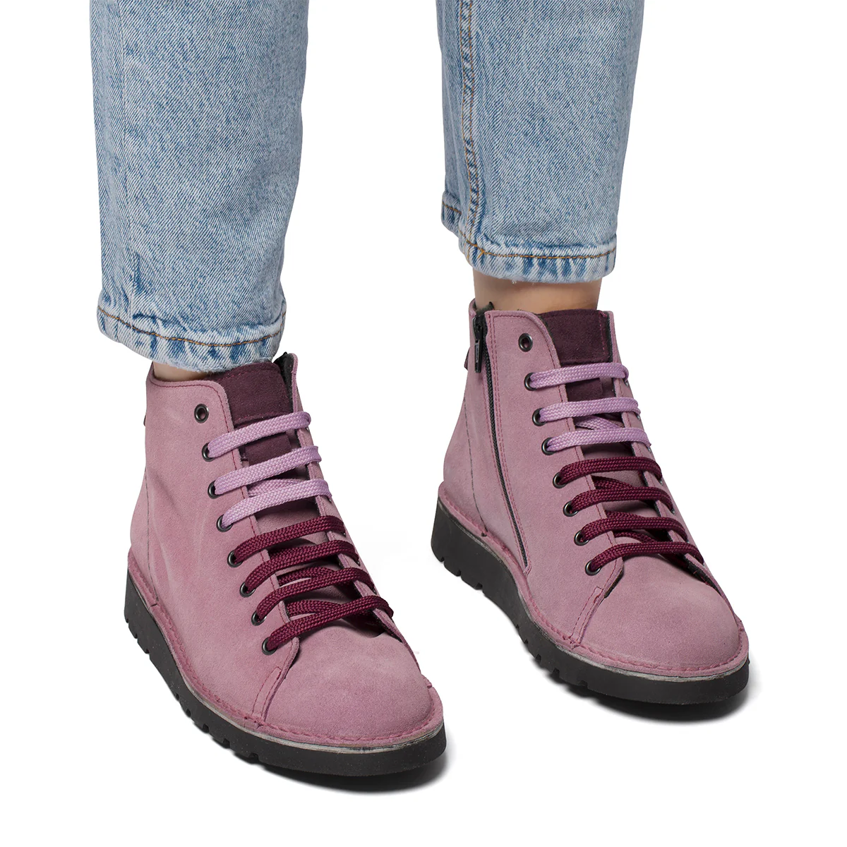 Stivaletti rosa in pelle scamosciata da donna con dettagli viola Primopiano