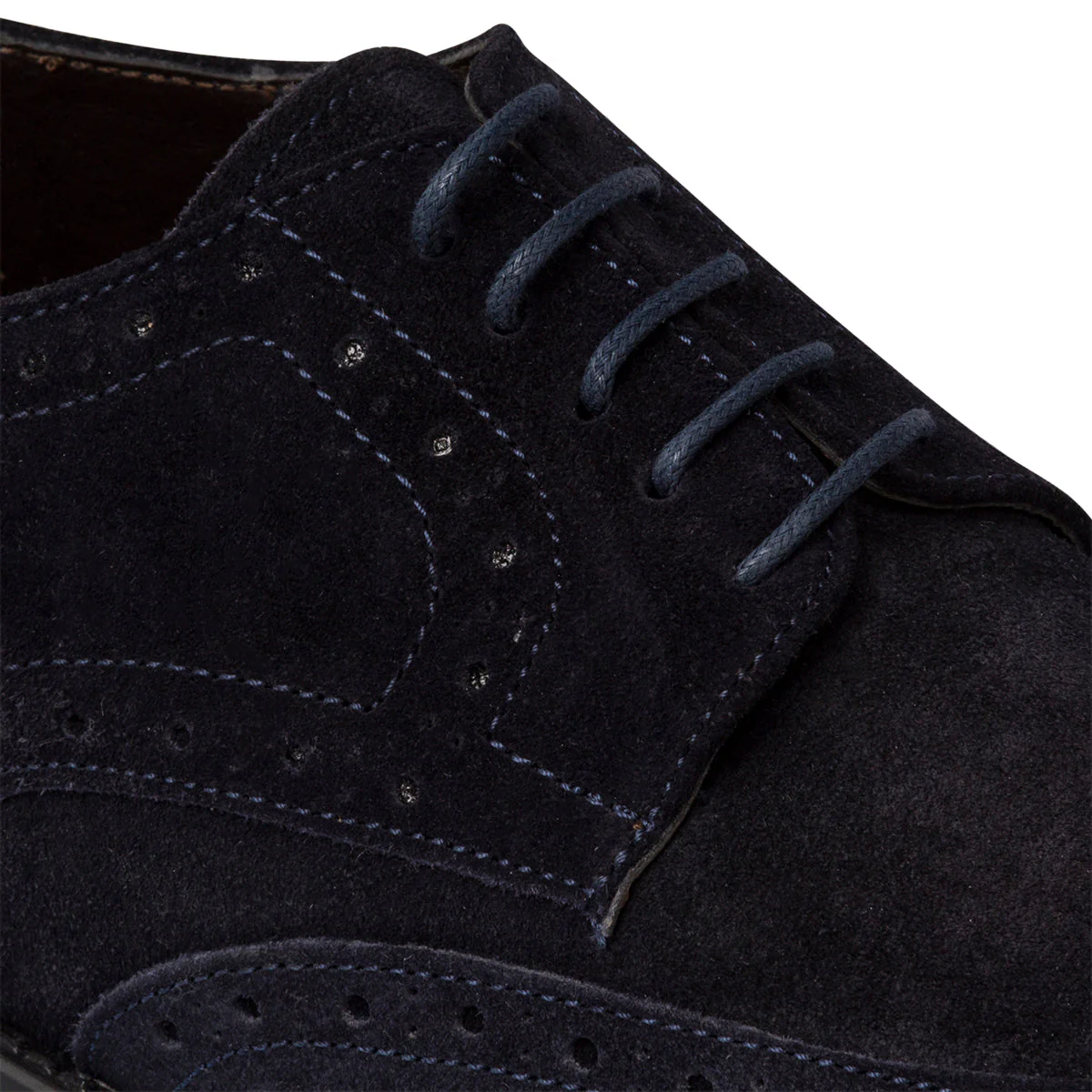 Stringate casual blu in pelle scamosciata da uomo con dettagli brogue Primopiano - Image 6