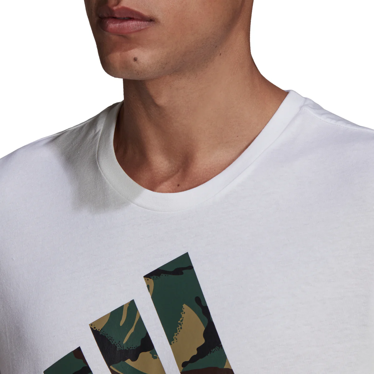 T-shirt bianca con logo mimetico adidas Essentials Camouflage Print - Image 5