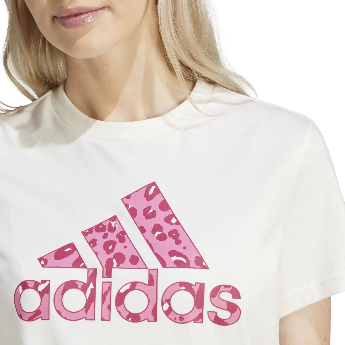 T-shirt bianca da donna con logo effetto animalier rosa adidas W Animal GT - Image 5