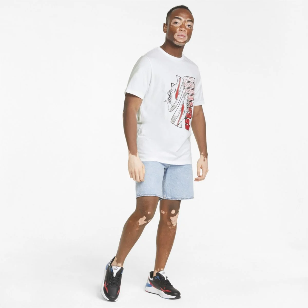 T-shirt bianca da uomo Puma Sneaker Graphic - Image 3