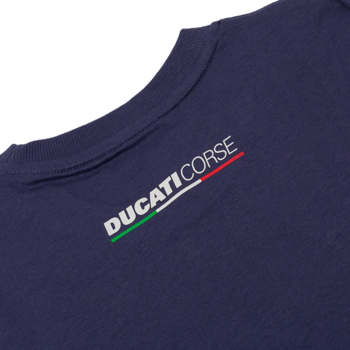 T-shirt blu da bambino con badge sul petto Ducati Corse Chalk - Image 4