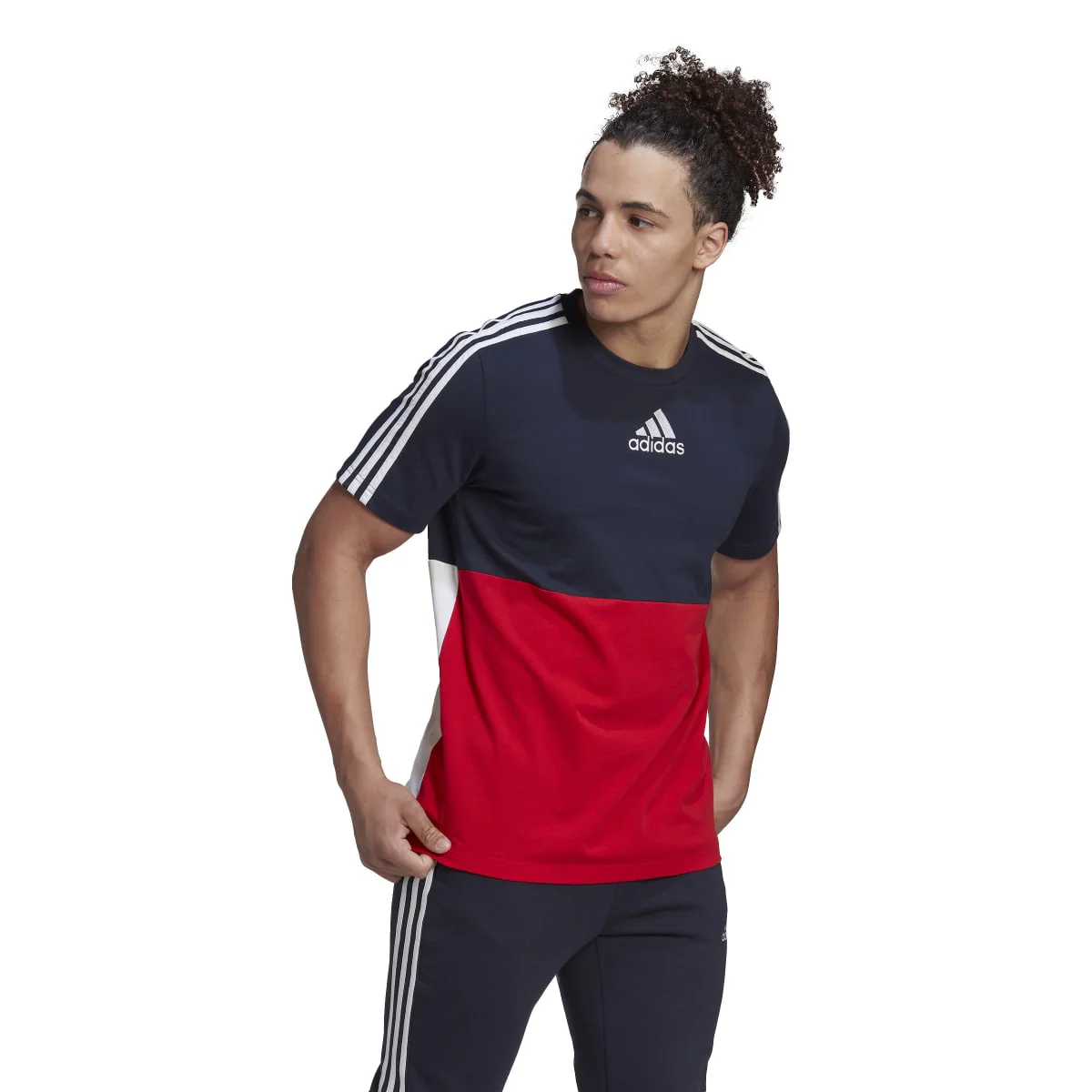 T-shirt blu e rossa da uomo adidas Essentials Colorblock - Image 3