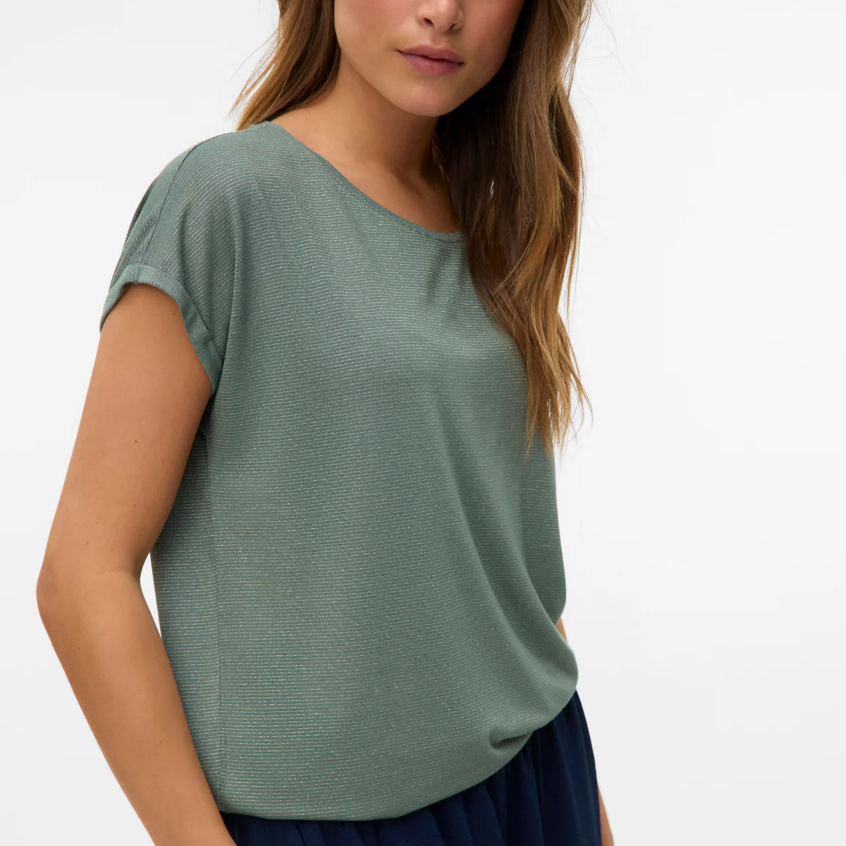 T-shirt casual verde da Donna con effetto lurex Vero Moda - Image 2